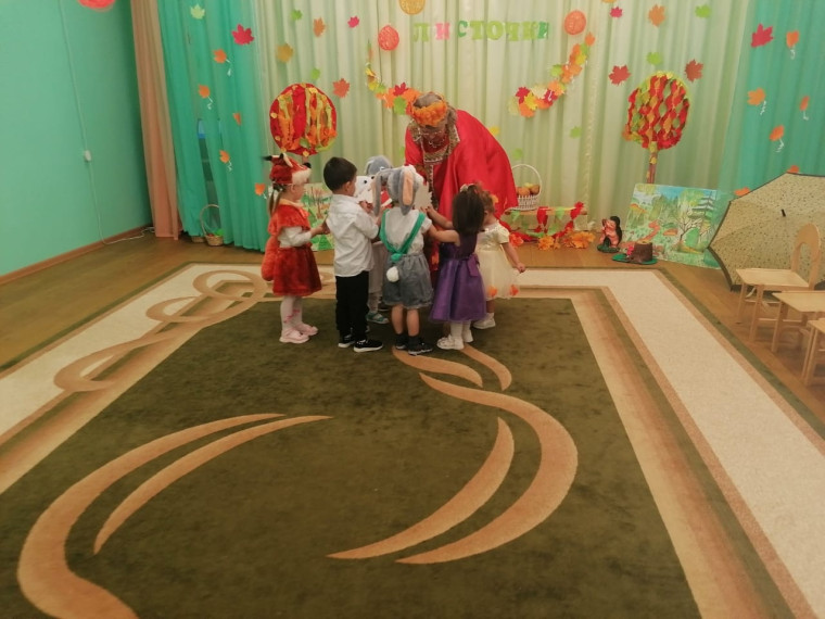 Осенний праздник в детском саду.
